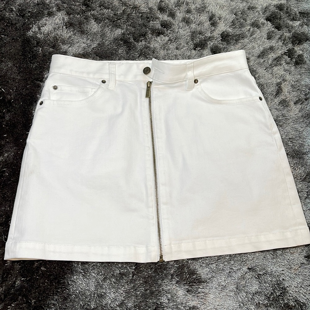 NWOT White Denim Mini Skirt Zipper Middle 🤍